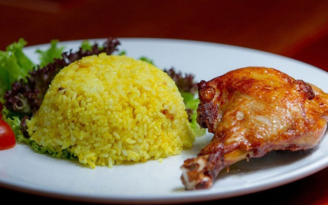 Cơm Gà Xối Mỡ & Hủ Tiếu