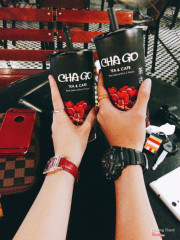 Lâu lâu mới về quê😂 Tìm đến cha go thử hương vị lạ Trà Sữa béo béo phục vụ nhanh nhẹn trên lâu nóng mà k thoáng lắm ... 