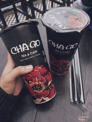 View đẹp, phục vụ tốt, tầng 1 hơi chật thì phải, đồ uống khá ngon, theo mình thì xanh sữa là ok nhất dễ uống, giá giao động từ 30k-55k.