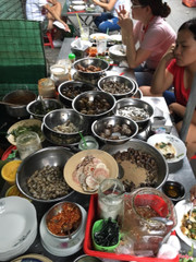 Ốc đi các bạn ơi.quán phục vụ đến hết ngày 29 tết (14/2/2018) và sẽ khai trương bán lại ngày mùng 4 (19/2/2018)Rất vui được phục vục các bạn,