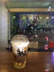 Trà Ô long milk foam hạt sen