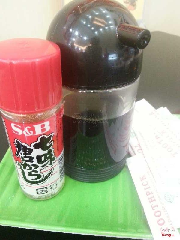 nước tương và muối ớt