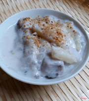 Chè chuối chưng, khoai mì