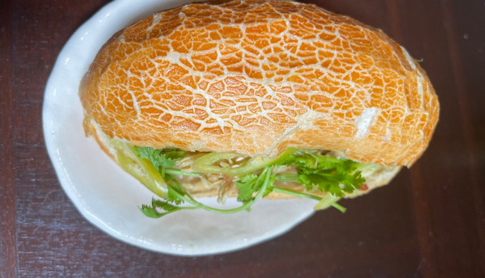 Cô Ba Phượng - Cafe & Bánh Mì Da Beo - 44 Cao Bá Nhạ