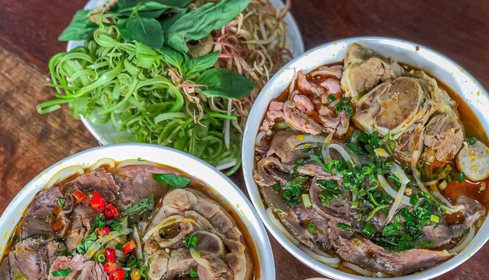 Bún Bò Huế Mẹ Hồng 79 - Lê Văn Duyệt