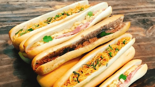 Bánh Mì Duy Tín - Bánh Mì Pate Cột Đèn & Bánh Mì Que - 19 Nguyễn Thị Định