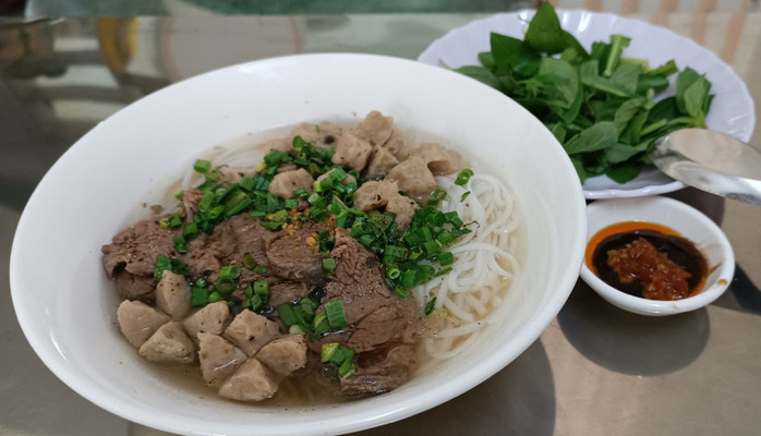 Tứ Bảo Quán - Hủ Tiếu, Bò Kho & Bún Mọc - Huỳnh Văn Bánh