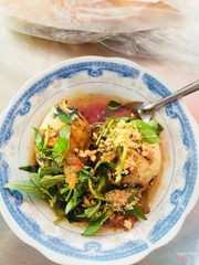 Hột vịt lộn xào bơ tỏi 