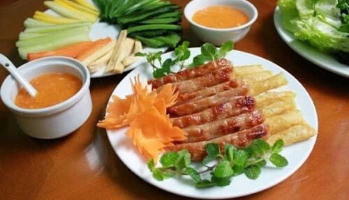 Nem Nướng & Trái Cây Tươi - Hồng Đào