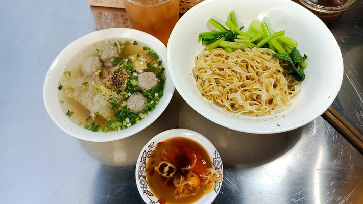 Hủ Tiếu Bé Ba - Bò Viên & Xương Xí Quách