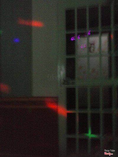 có thêm cửa kính 