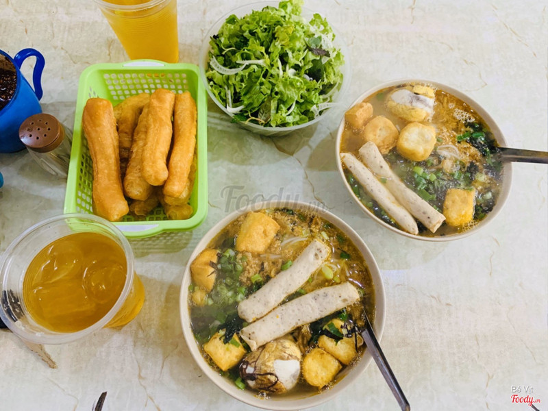 Bún riêu cua giò trứng vịt lộn