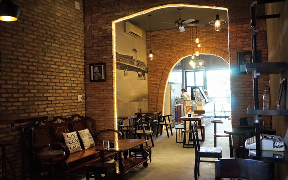 Kaffeine Cafe - Thống Nhất