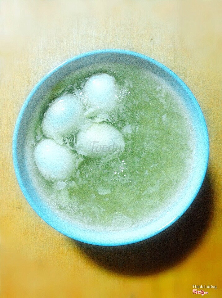 Chè củ năng trứng cút