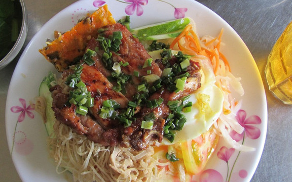 Cơm Tấm  Cầu Tân Thuận 1