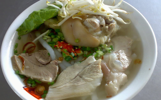 Bánh Canh Giò Heo - Trưng Nhị