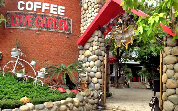 Love Garden Cafe