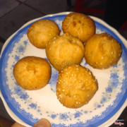 Bánh bao ngọt và bánh bao mặn (có vừng)