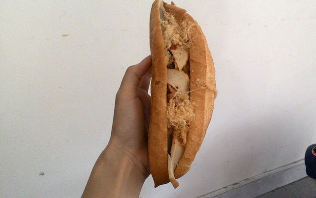 Bánh Mì & Bánh Bao - Ngụy Như Kon Tum