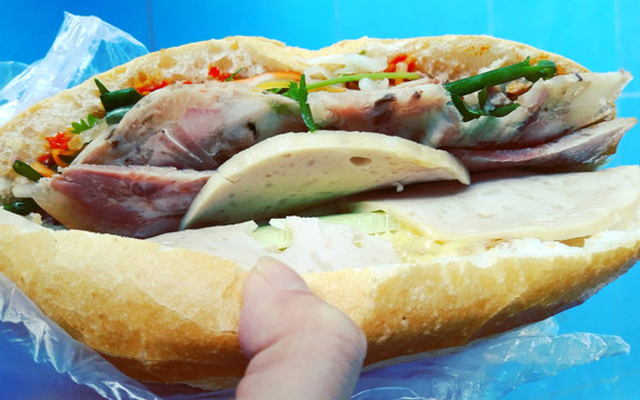 Lan Hương - Bánh Mì Thịt Nguội