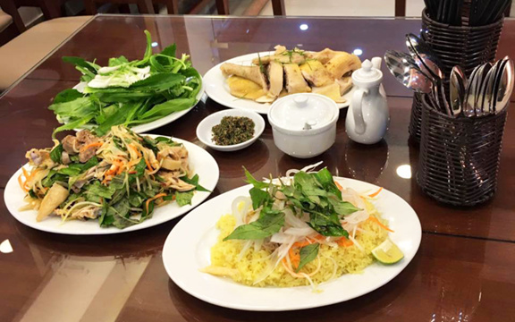 Cơm Gà Hội An & Bún Chả Phòng