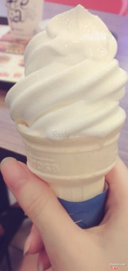 Went to 2 Lotteria Chains Recently. Ordered vanilla ice cream. Yum~