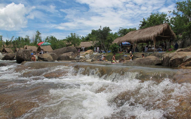 Waterland Suối Thạch Lâm - Du Lịch Sinh Thái