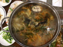 Ăn tối: Lẩu cá sa tế