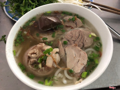 Bánh canh giò heo