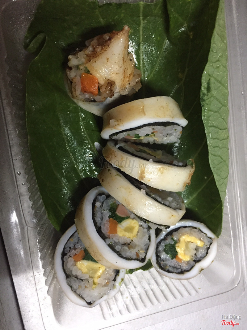 Kimbap mực 60k đây 