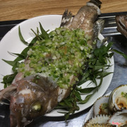 Cá nướng mở hành