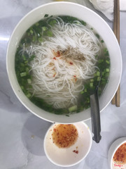 Chan mắm vào bún