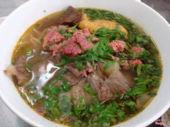 bún bò tái