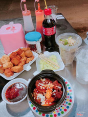 Quán có phần thập cẩm 1 người khá chất mà giá chỉ 60k soup thì chất lượng nêm vừa miệng lắm, gà cay thì khỏi chê