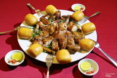 gà quay bánh bao