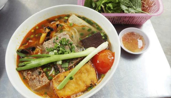 Đình Vĩnh Viễn - Bún Riêu