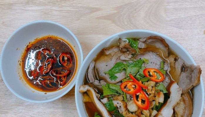 Quán Cô Ngài - Hủ Tiếu Hồ, Bánh Hỏi Áp Chảo - Món Chay