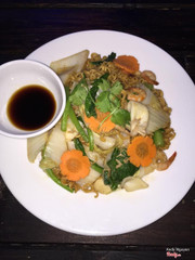 mì xào hải sản