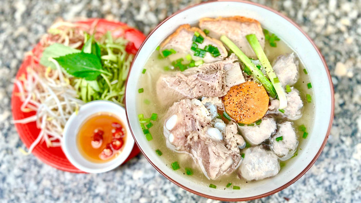 Bún Mọc Sườn Anh Đậu - Nơ Trang Long