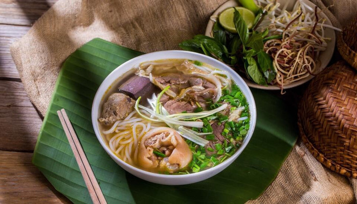 Bún Bò Huế Chung Choắt - 30 Vũ Hữu