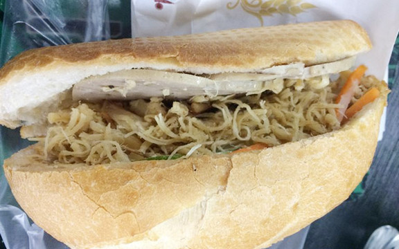 Bánh Mì Gà Bi Bi - Nguyễn Đình Chiểu