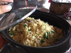 Cơm khô cá mặn gà xé