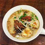 • Ramen xá xíu với tỏi băm 98k