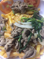 Nui xào bò