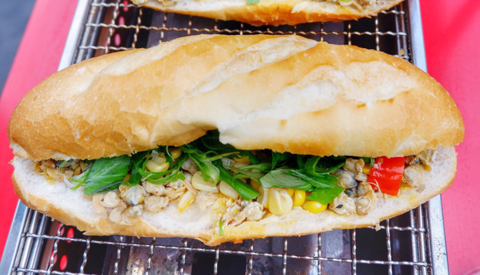 Hiếu Mập - Bánh Mì Hến Bắp & Bánh Mì Phá Lấu Heo