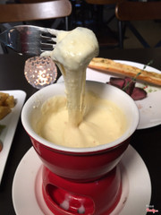 Steak in cheese fondue