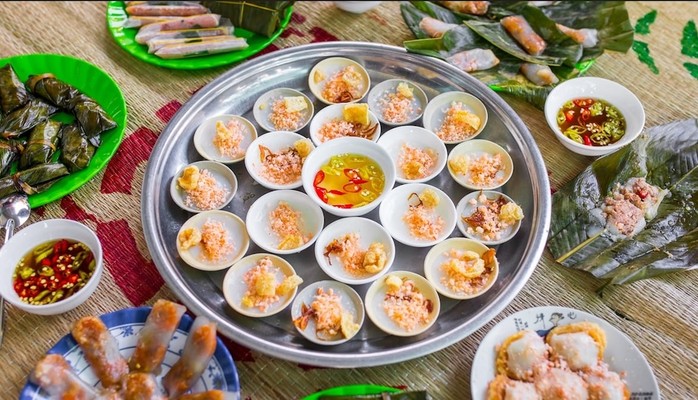 Ba Chị Em - Bánh Lọc, Bánh Bèo Chén & Nem Lụi