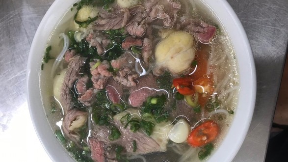 Hoàng Tuấn Chuyên Phở Bò Tái Chín, Tái Nạm & Sốt Vang