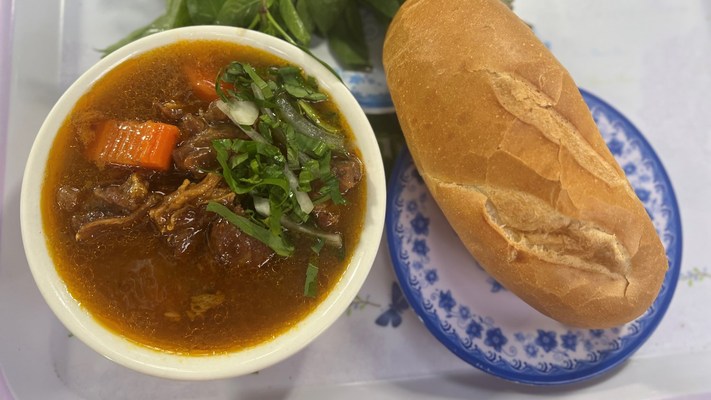 Bò Kho Bánh Mì & Hủ Tiếu Bò Kho Đồng Tiến - Phan Trung