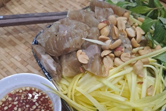 Ngọc Quan Snack - Cách Mạng Tháng 8